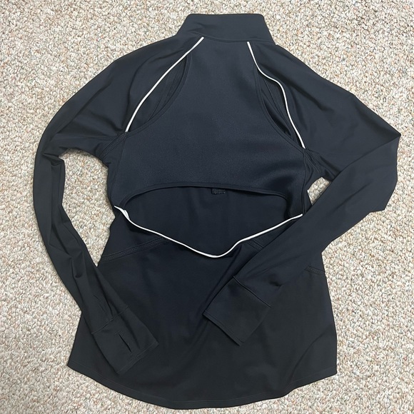 Under Armour Workout Top Medium - Picture 3 of 5